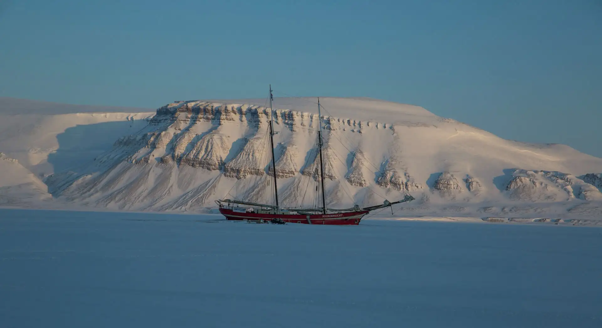 viaje-autor-svalbard-velero-expedicion.webp - Pangea Viajes